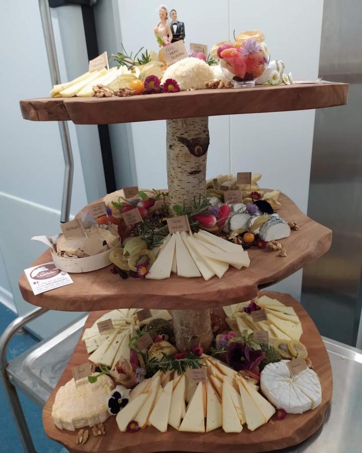 Préparation de plateau de fromages pour événements à Haguenau